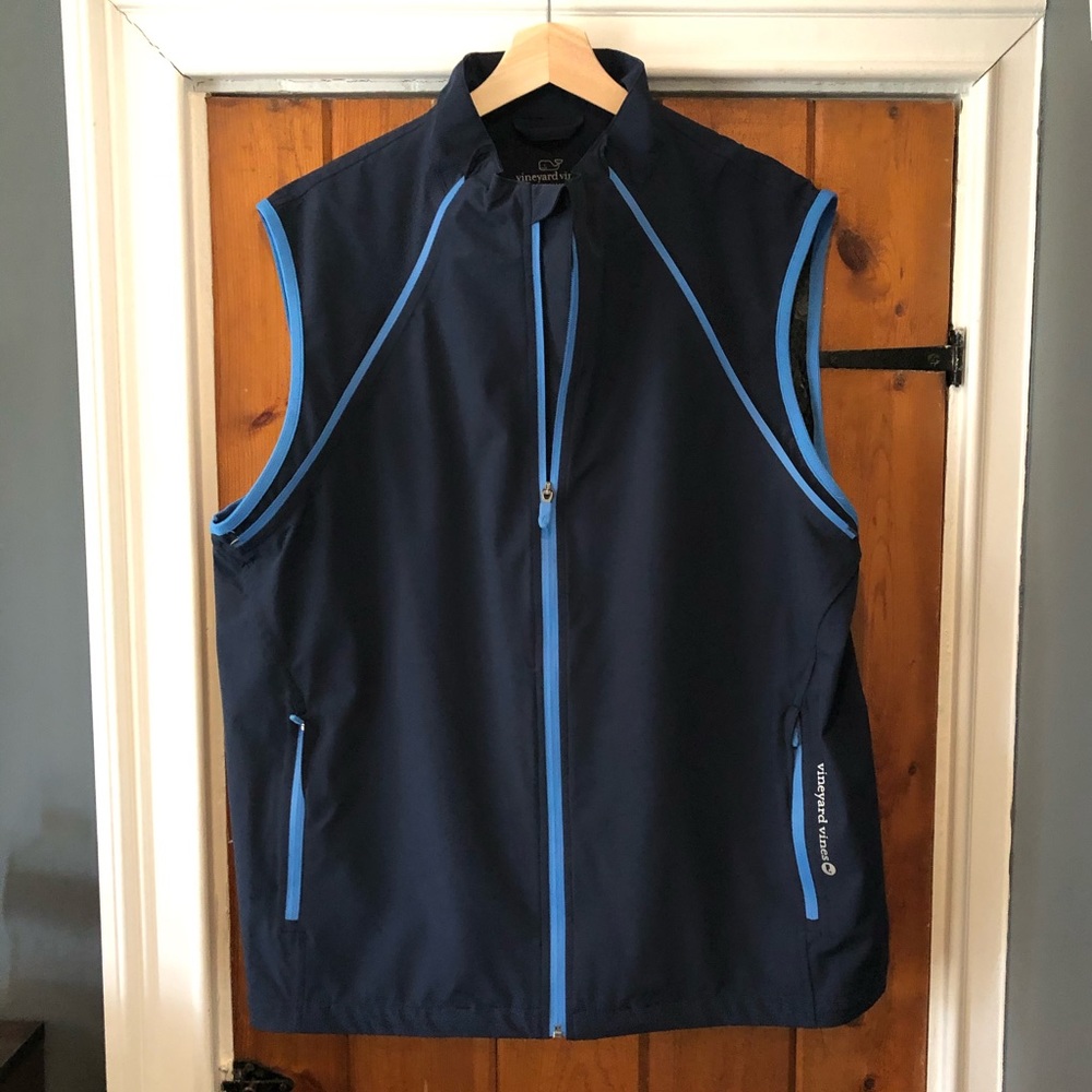 Vineyard vines convertible vest (water resistance)